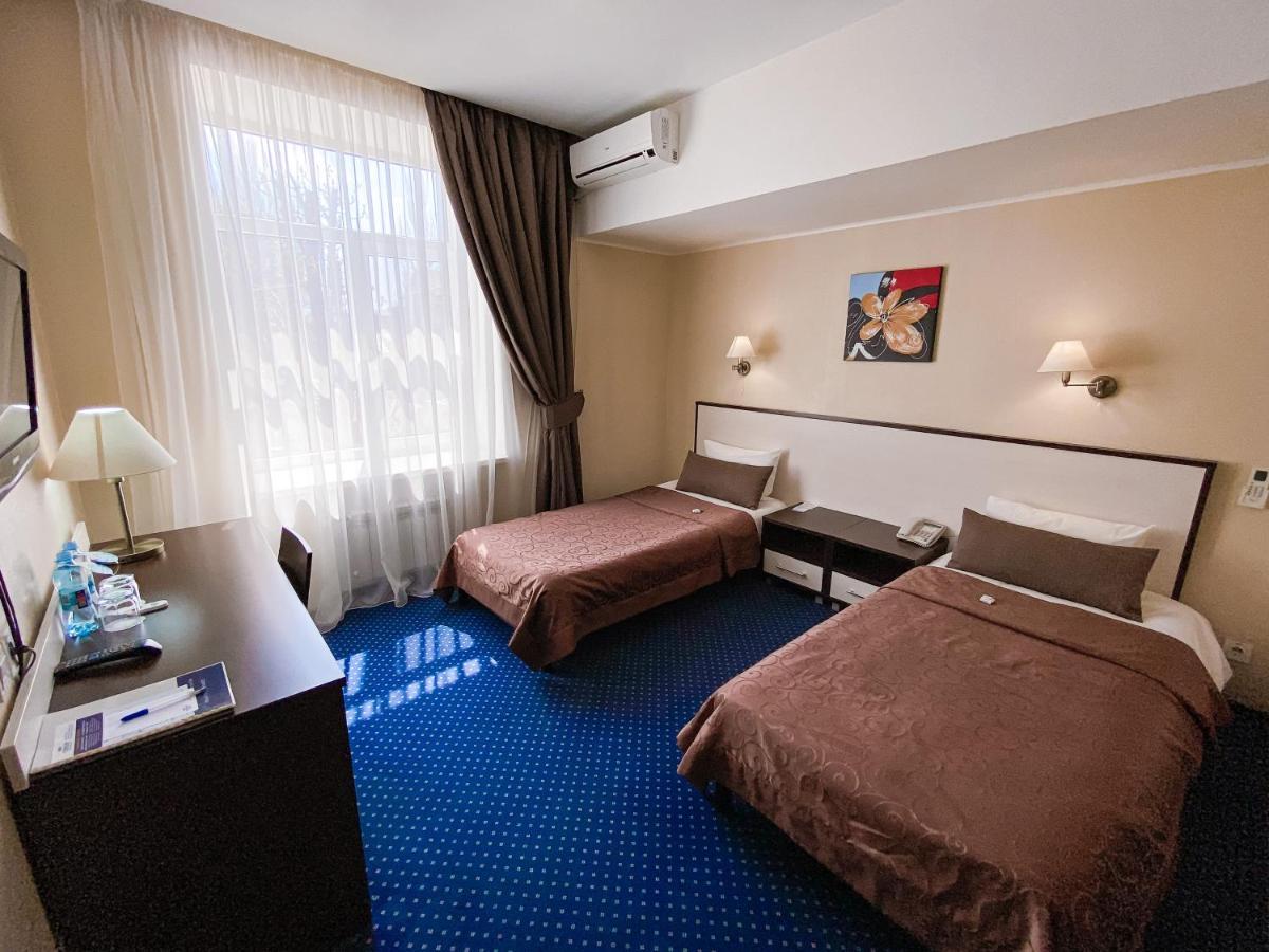 Teatralny Hotel Zaporizhia Exterior foto